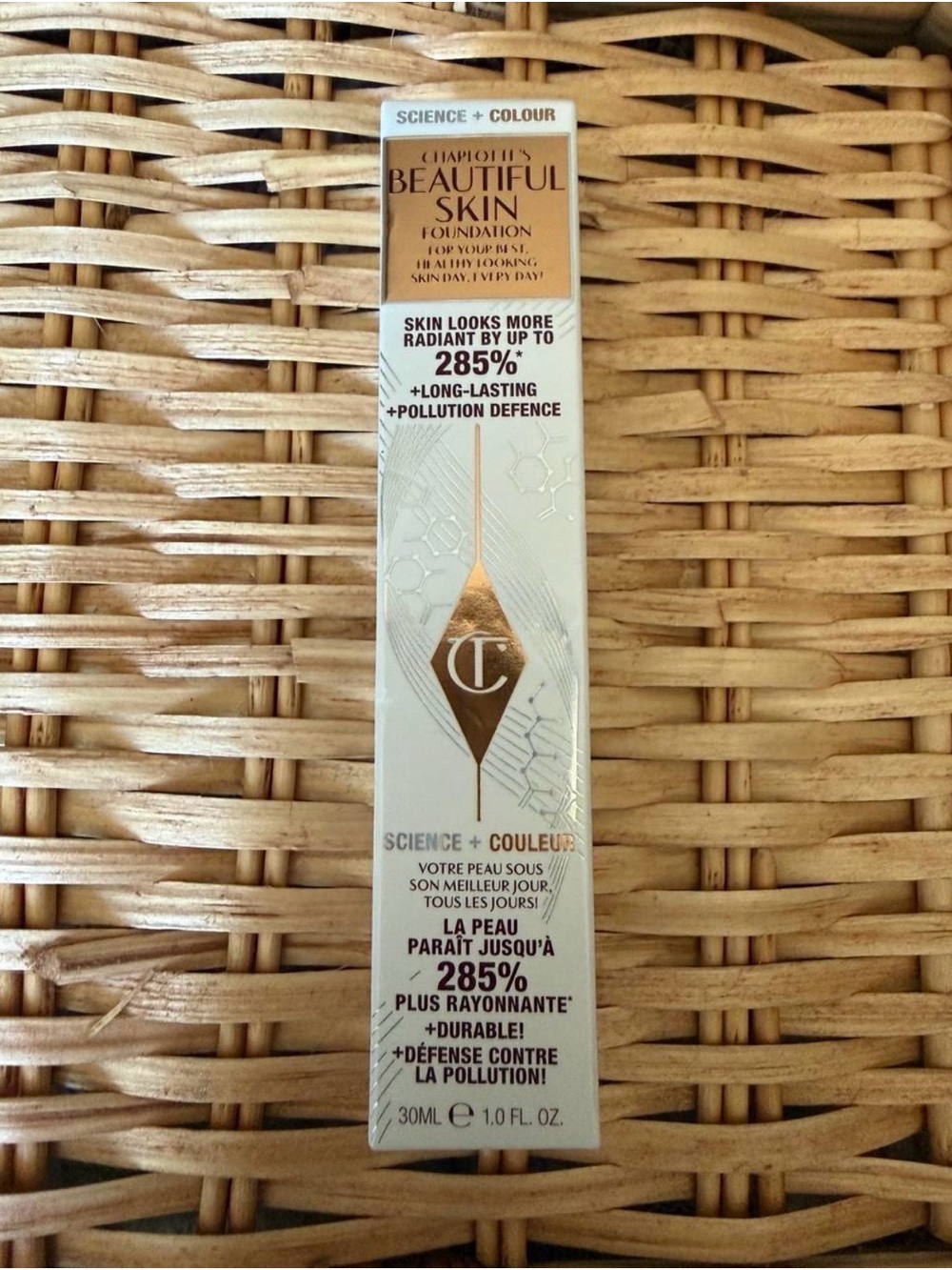 Charlotte Tilbury Beautiful Skin Foundation - 3cool - Picture 3 of 3